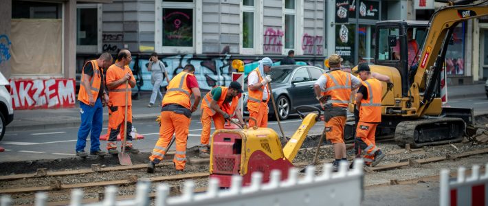 Partecipazione dei lavoratori: cronaca di una legge di attuazione della Costituzione (art. 46) Partecipazione dei lavoratori: cronaca di una legge di attuazione della Costituzione (art. 46)