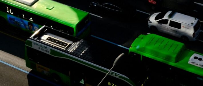 I piani di mobilità sostenibile al lavoro nella Ley 9/2025 spagnola: nuovi obblighi per i datori di lavoro e centralità della contrattazione collettiva