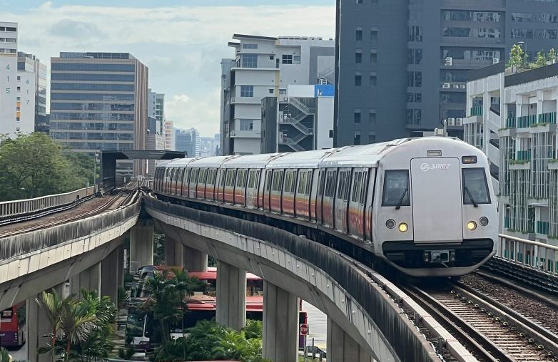 Per una storia della contrattazione collettiva in Italia/301 – CCNL Mobilità/TPL: modifiche economiche e garanzie pubbliche per l’attuazione del rinnovo