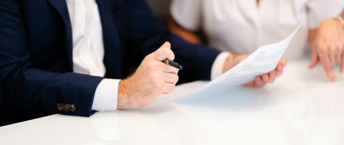 Capire il fenomeno del dumping contrattuale? Follow the money